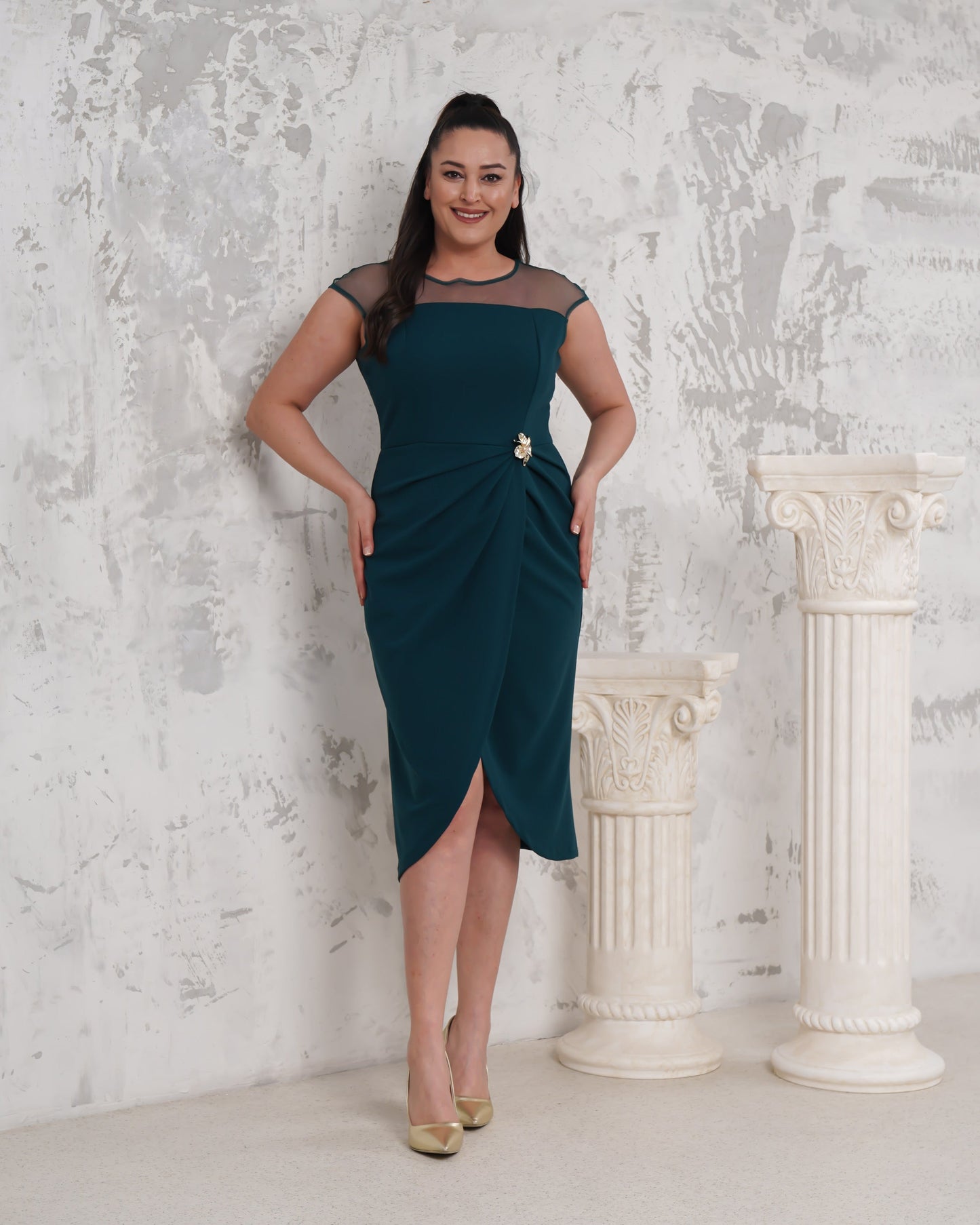 Gold Broş Detaylı Abiye Elbise