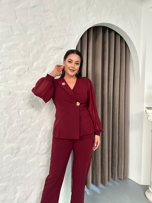 Broşlu Ceket Yaka Takım