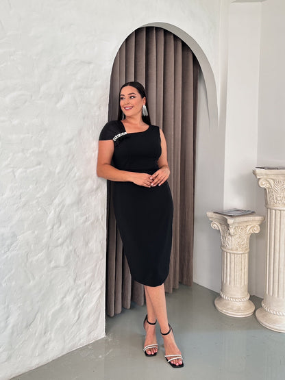 Omzu Saten Taşlı Abiye Elbise