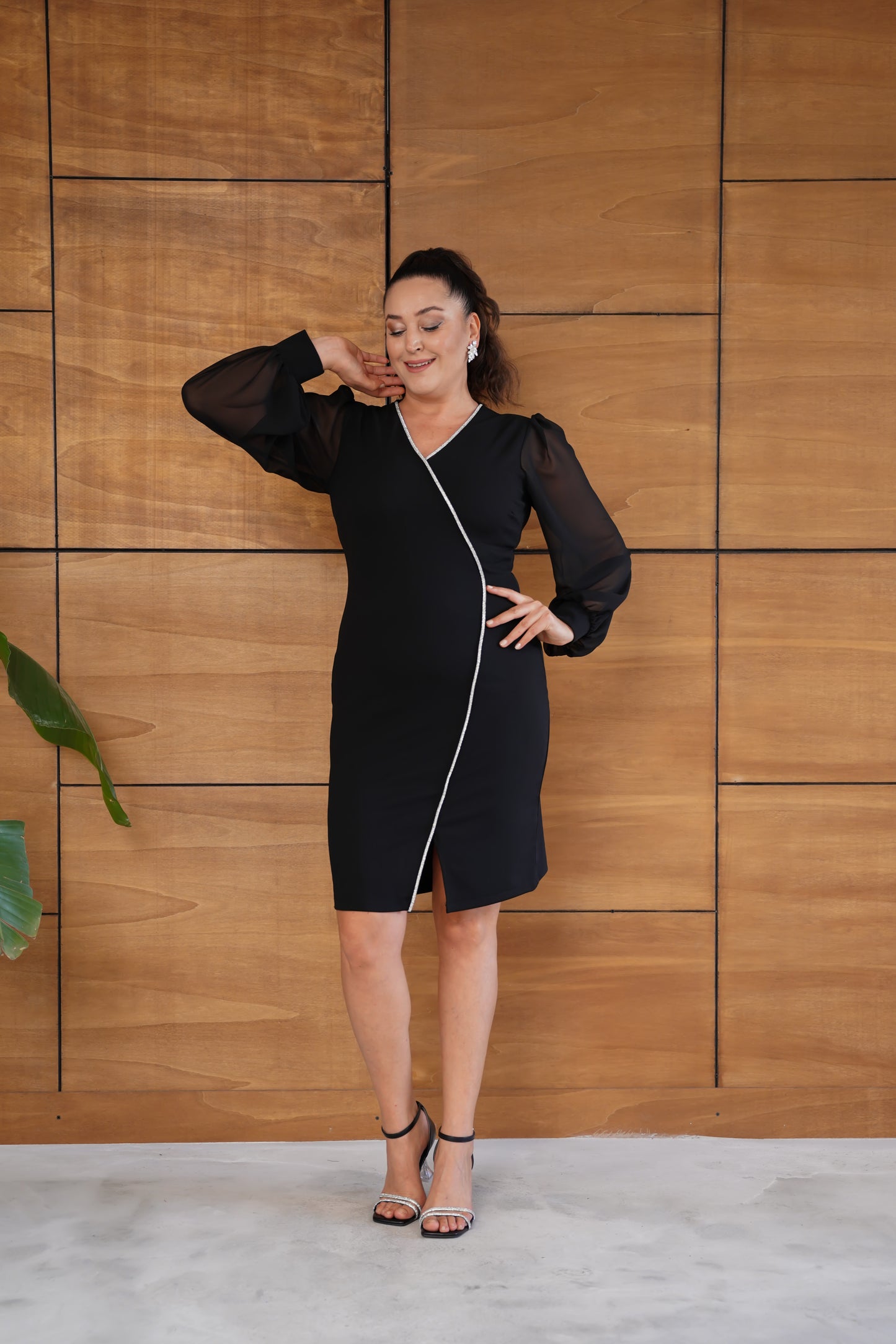 V Yaka Taş Şeritli Abiye Elbise