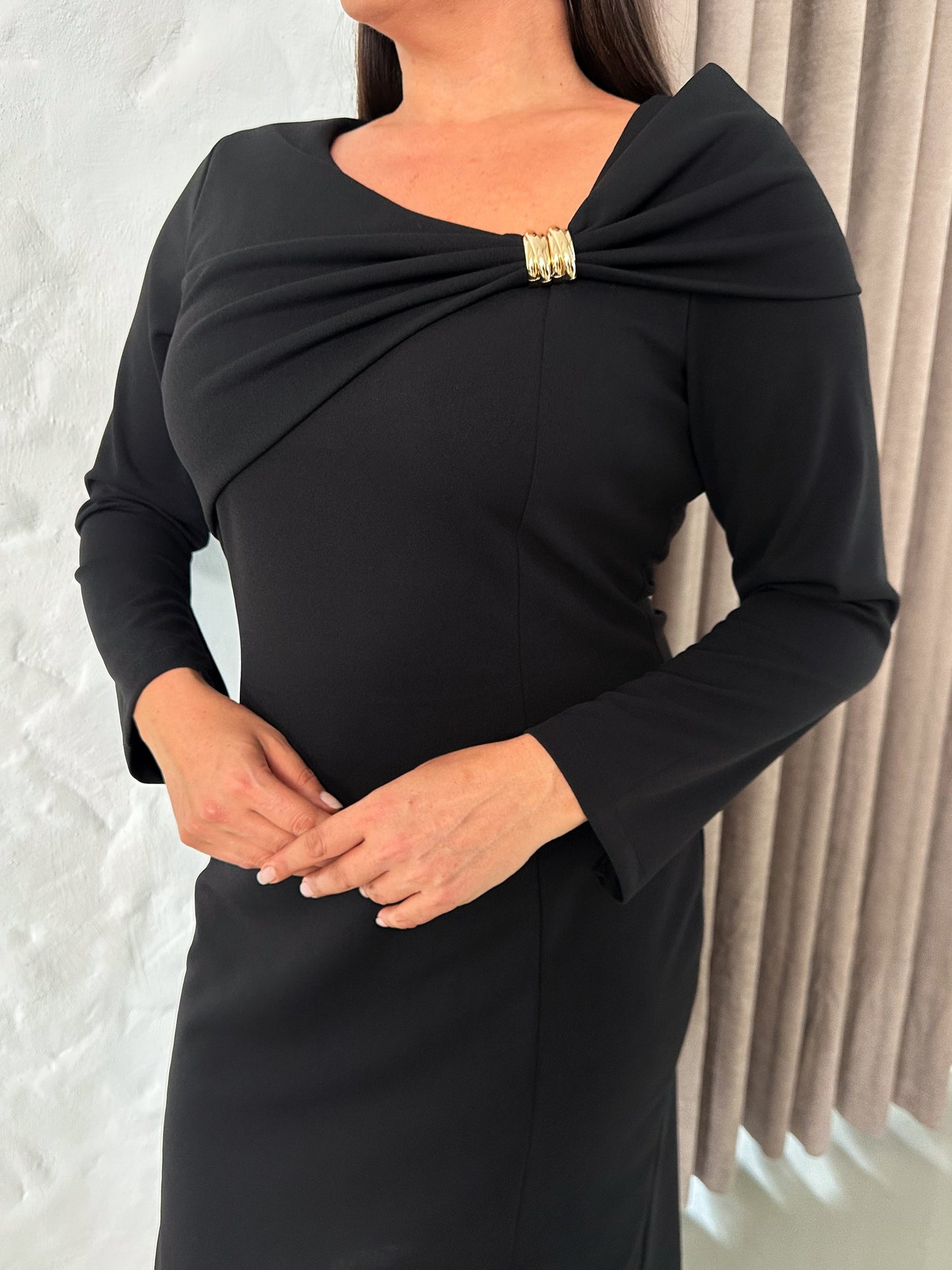 Sarı Broşlu Krep Abiye