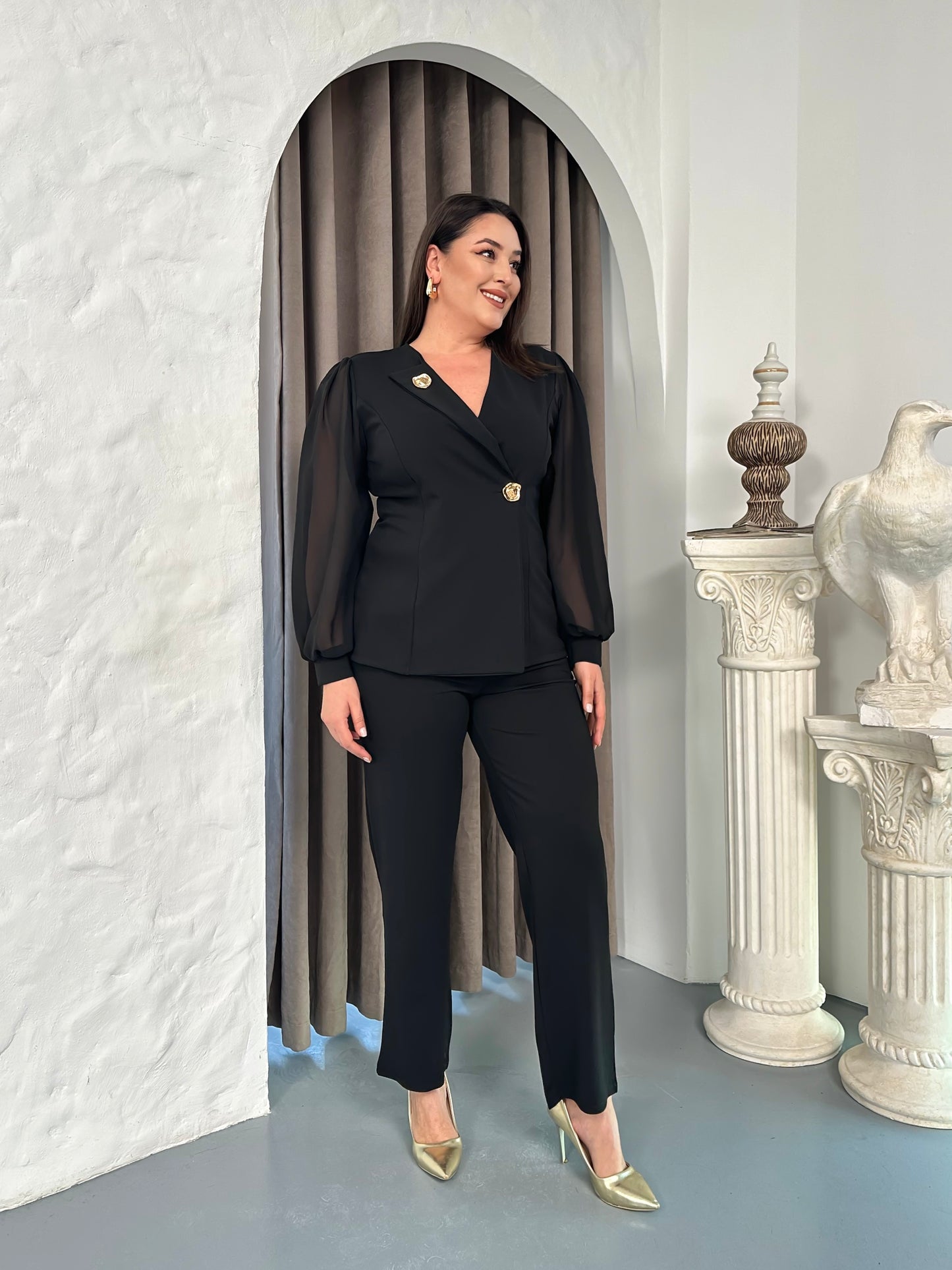 Broşlu Ceket Yaka Takım