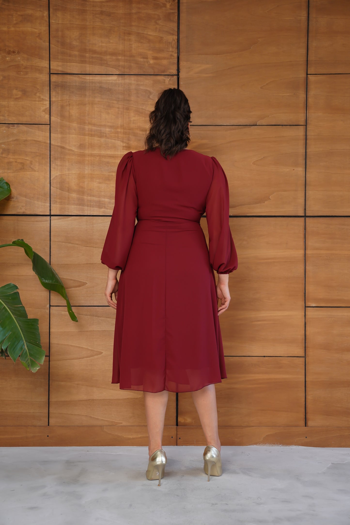 Gold Broşlu Şifon Abiye Elbise