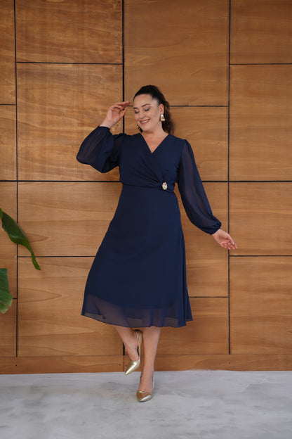 Gold Broşlu Şifon Abiye Elbise